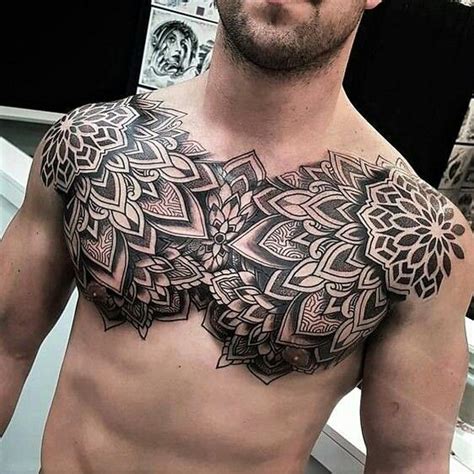 diseos tatuajes en el pecho para hombres|Diseños de tatuajes para hombres en el pecho: ideas。